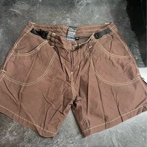 Kuhl Dry Women's M Brown Shorts Cotton Blend 6" inseam Belted leg side zip vent